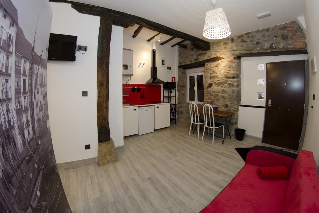 Andra Mari Apartamentu Turistikoak Bermeo Room photo