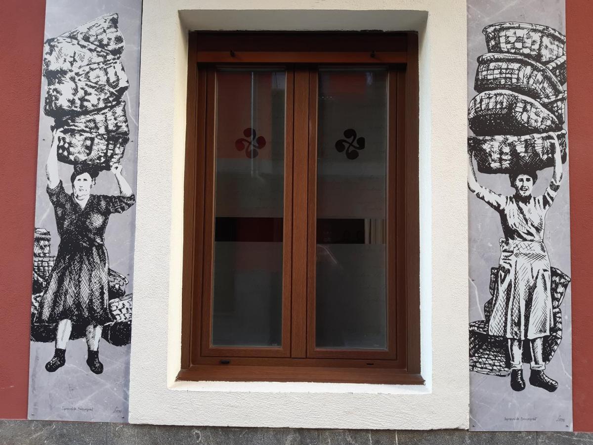 Andra Mari Apartamentu Turistikoak Bermeo Exterior photo